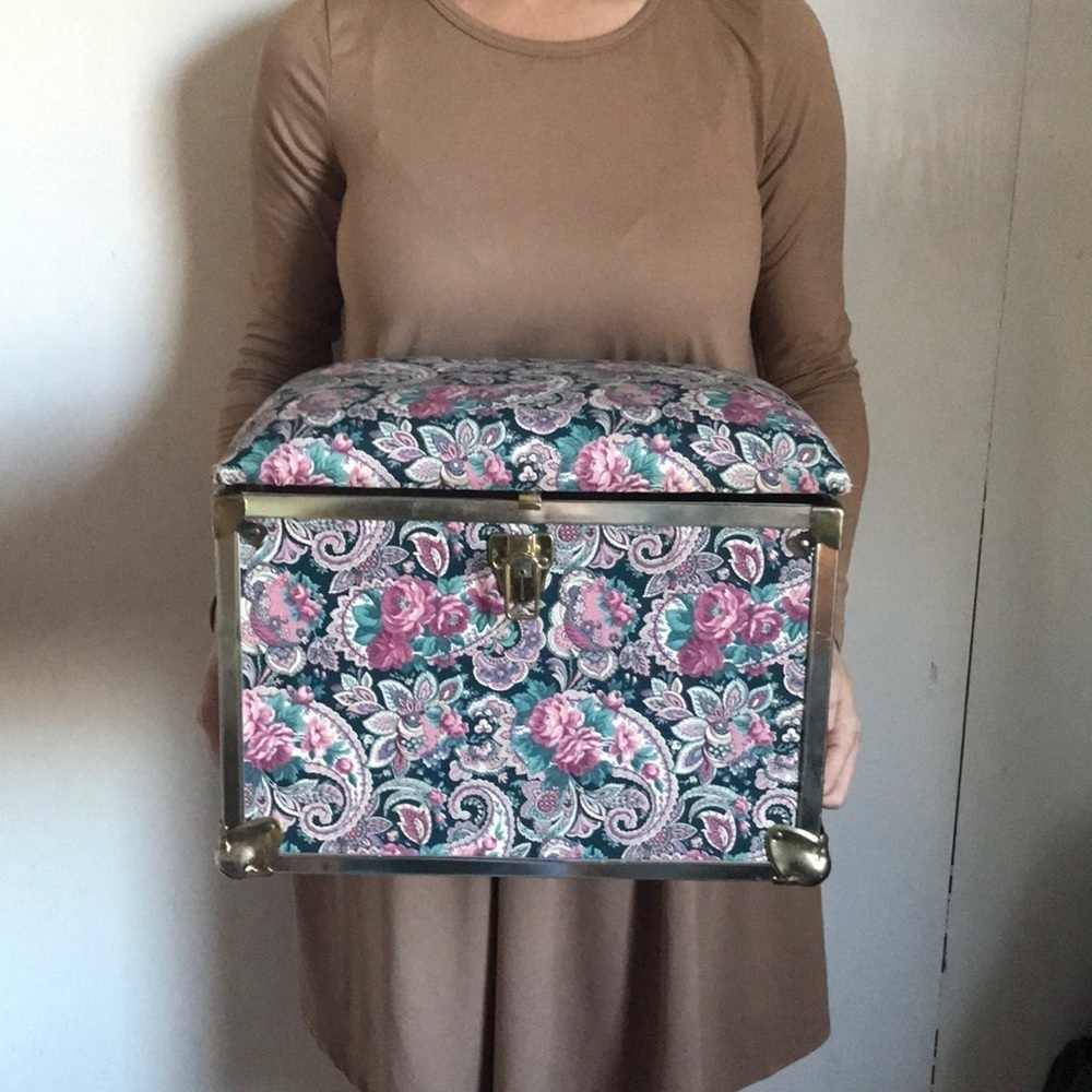 Rare Vintage 1960โs Unique Collector Chest
